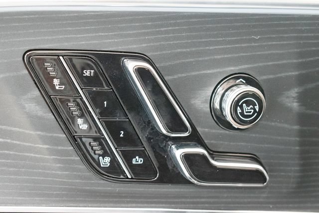 Used 2025 Cadillac Lyriq Sport w/ LPO, Floor Liner Package AWD/4WD image 21