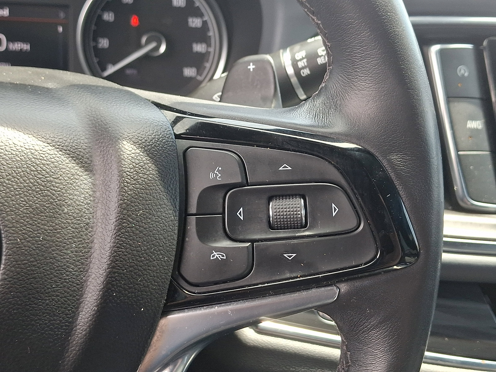 Used 2023 Buick Enclave Essence w/ Experience Buick Package image 26