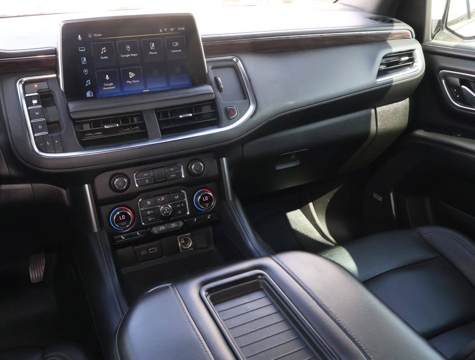 Used 2022 Chevrolet Suburban Z71 w/ Luxury Package image 13