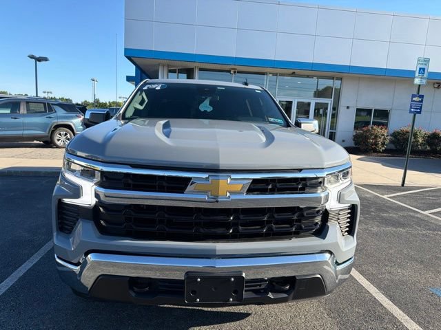 Used 2024 Chevrolet Silverado 1500 LT AWD/4WD image 3