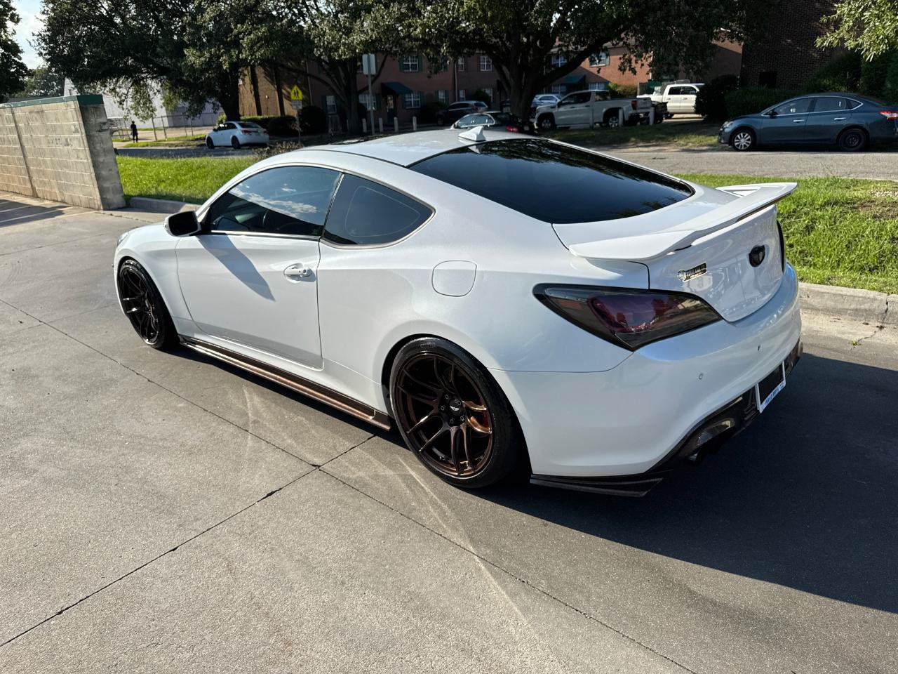 Used 2016 Hyundai Genesis Coupe 3.8 RWD image 9