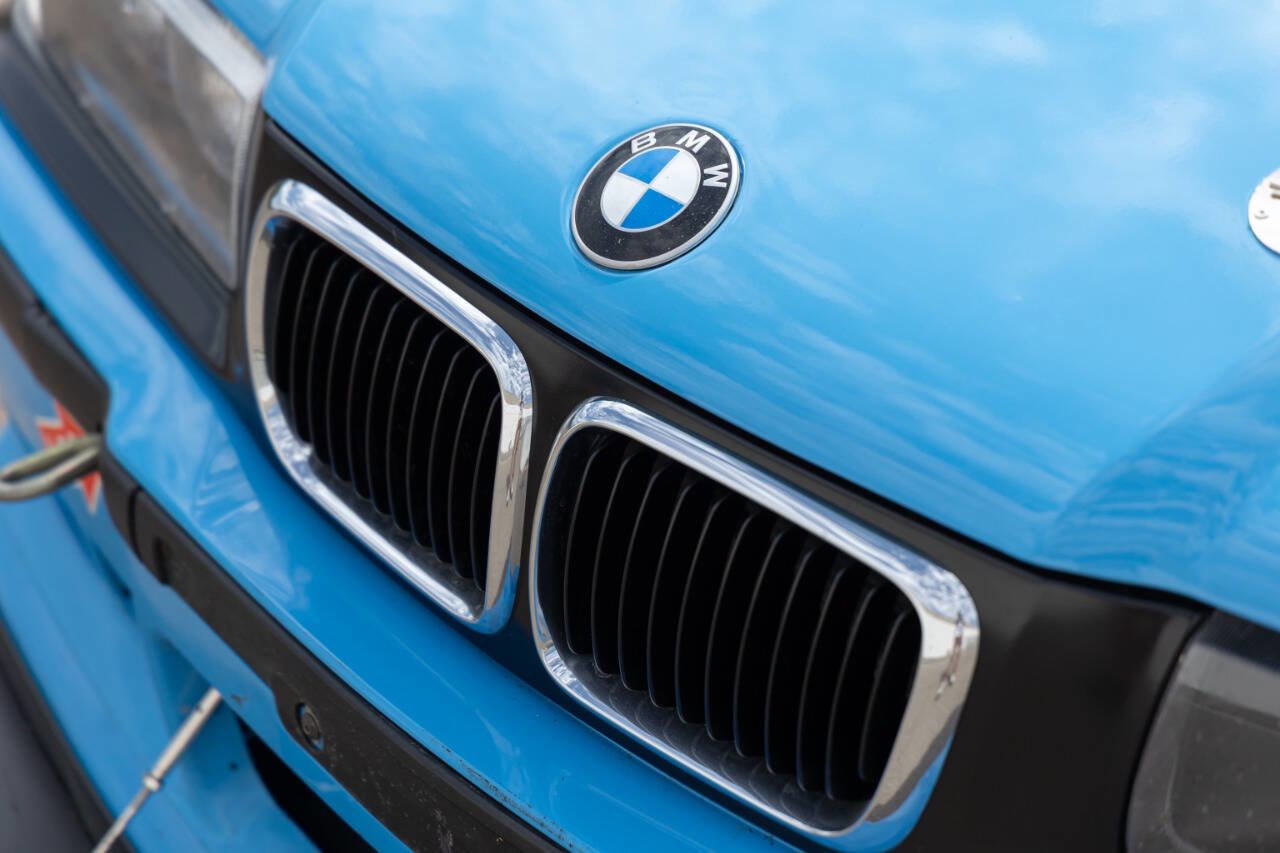 Used 1994 BMW 325i Sedan image 11