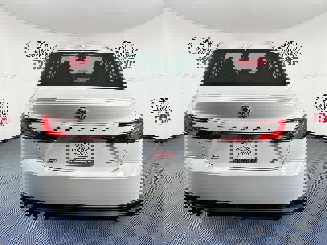 Used 2025 Toyota Camry SE image 6