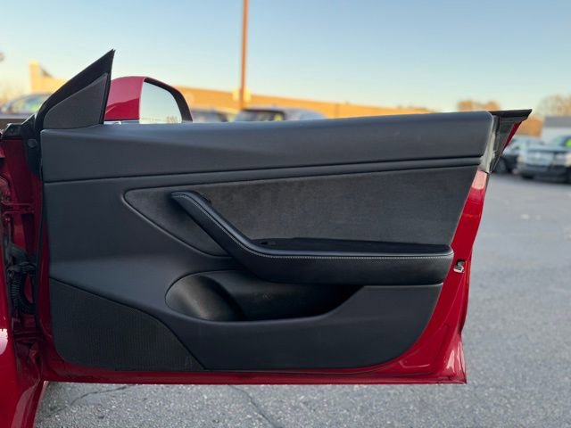 Used 2018 Tesla Model 3 Performance image 16