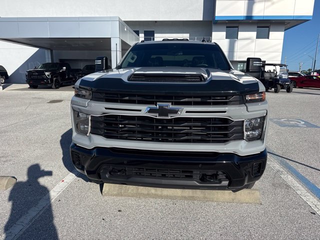 Used 2025 Chevrolet Silverado 2500 Custom w/ Custom Value Package AWD/4WD image 2