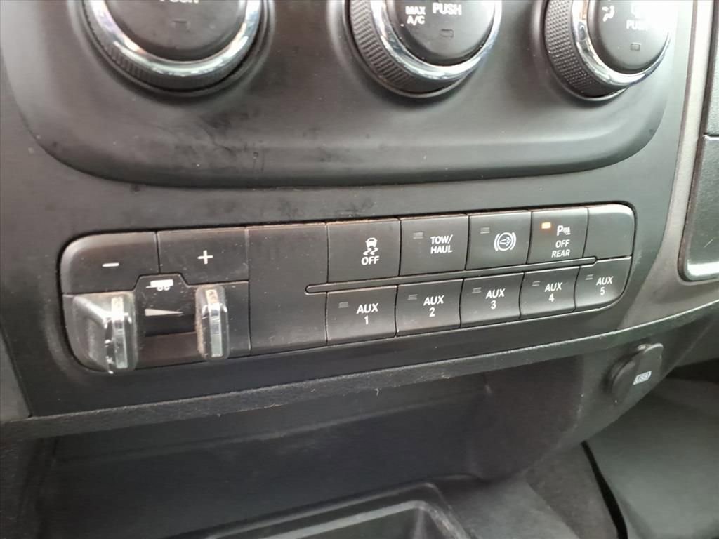 Used 2017 RAM 3500 Tradesman w/ Chrome Appearance Group image 19