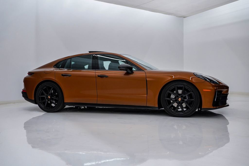 Certified 2025 Porsche Panamera 4 image 9