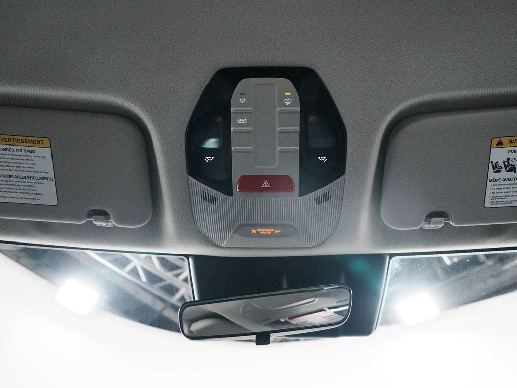 Used 2025 Kia K4 LXS image 36