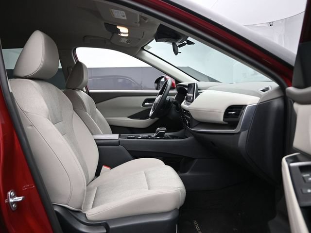 Used 2025 Nissan Rogue SV AWD/4WD image 31