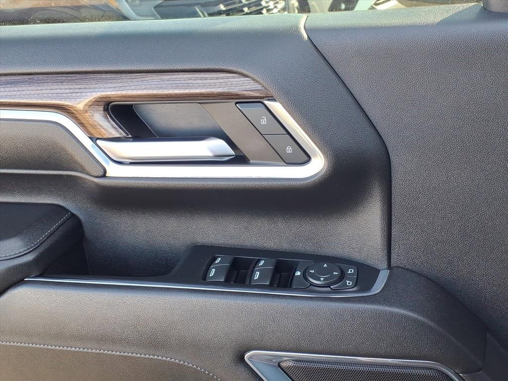 Used 2024 Chevrolet Silverado 2500 LT image 4