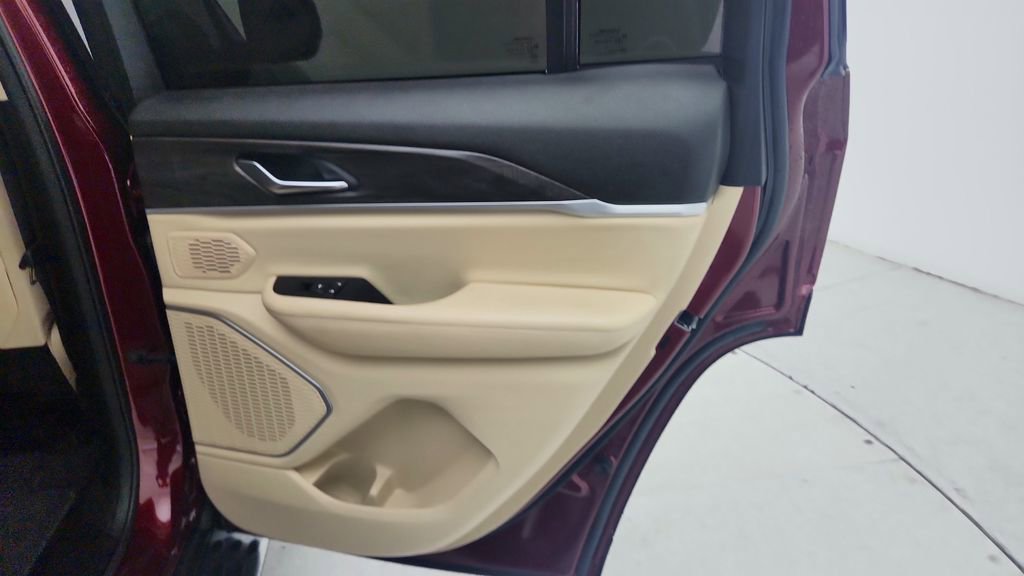 Used 2022 Jeep Grand Cherokee Limited RWD image 35