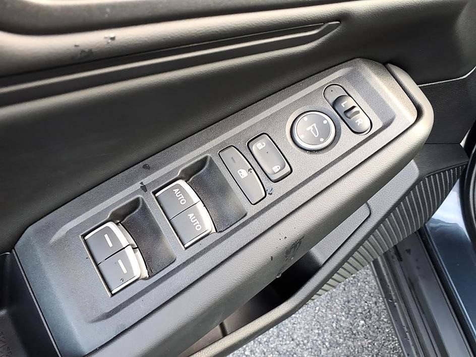 Used 2025 Honda Accord SE image 11
