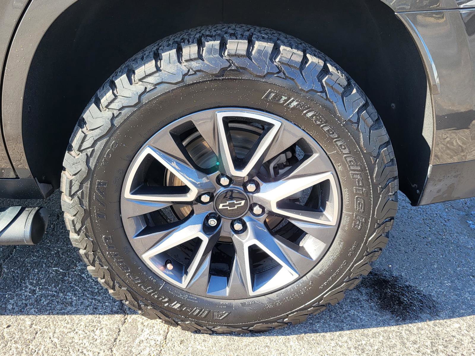 Used 2021 Chevrolet Tahoe Z71 w/ Rear Media and Nav Package image 31