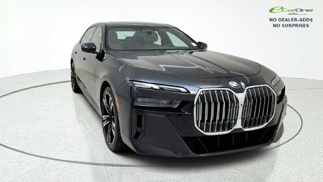 Used 2026 BMW 740i xDrive AWD/4WD image 2