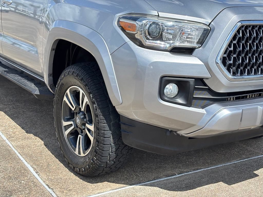 Used 2018 Toyota Tacoma TRD Sport RWD image 4