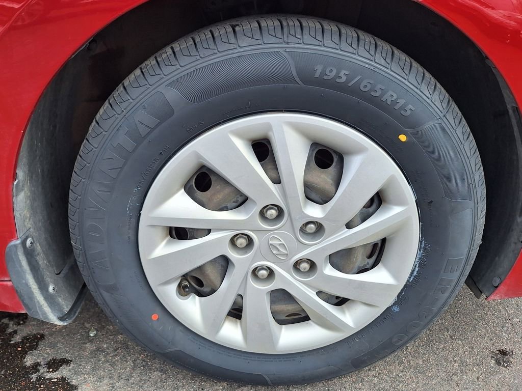 Used 2019 Hyundai Elantra SE image 28