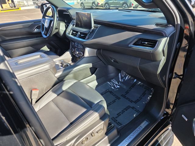 Used 2024 Chevrolet Suburban LT RWD image 9