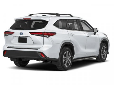 New 2026 Toyota Highlander XLE image 2