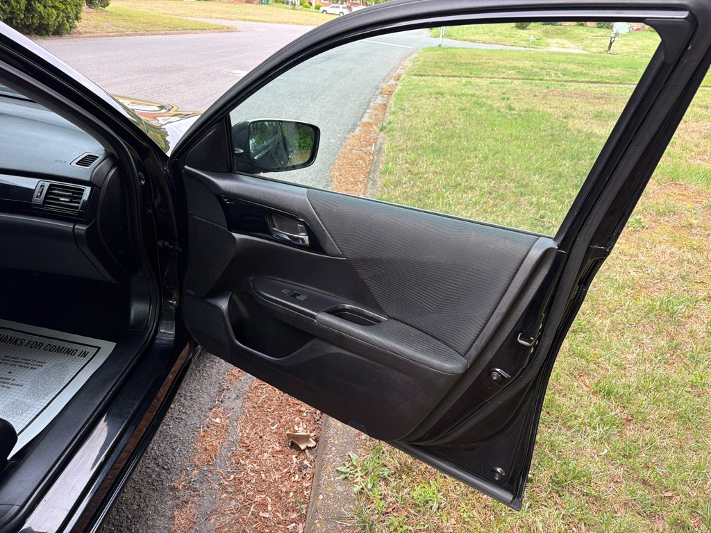 Used 2016 Honda Accord LX image 23