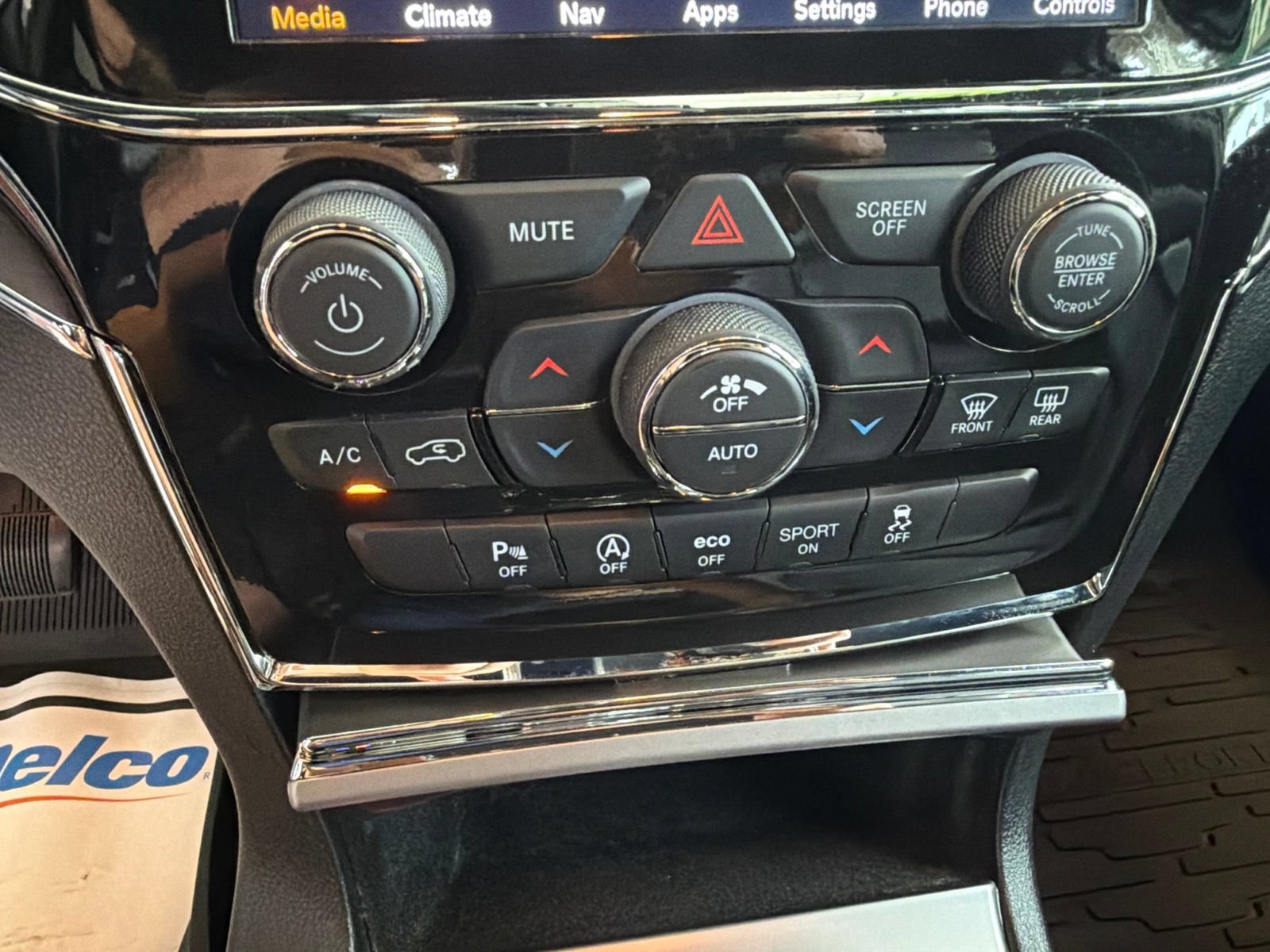 Used 2021 Jeep Grand Cherokee Limited AWD/4WD image 27