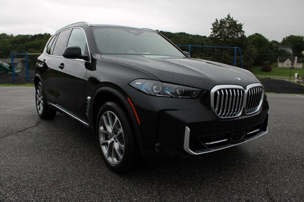 New 2026 BMW X5 xDrive40i w/ Climate Comfort Package image 2