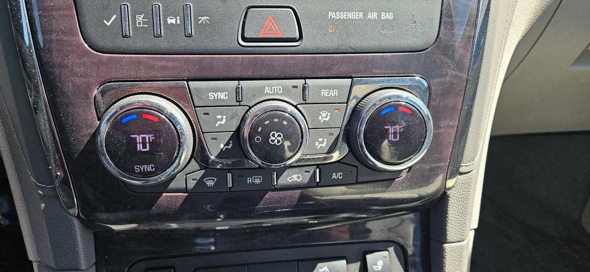 Used 2017 Buick Enclave Leather FWD image 13