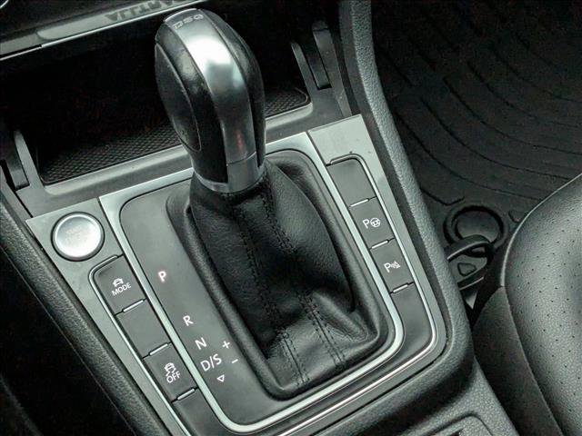 Used 2017 Volkswagen Golf S image 12