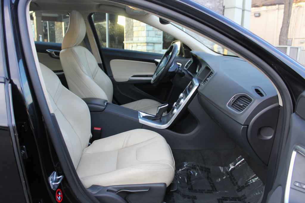 Used 2017 Volvo S60 T5 Dynamic w/ Vision Package image 26