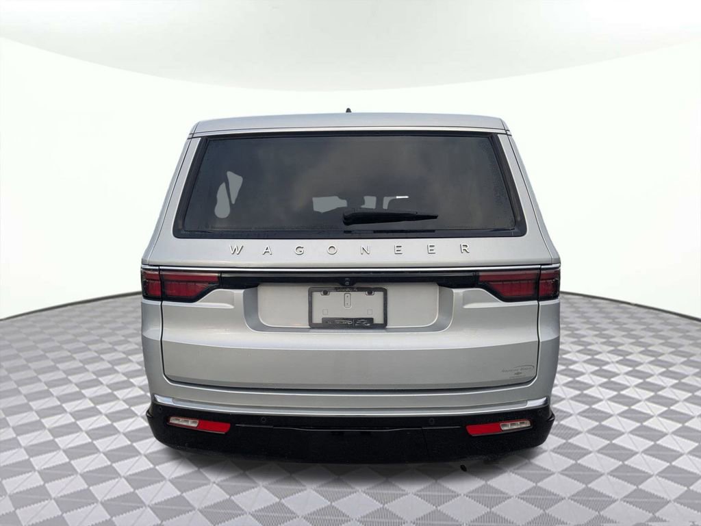 Used 2024 Jeep Wagoneer L 4WD image 4