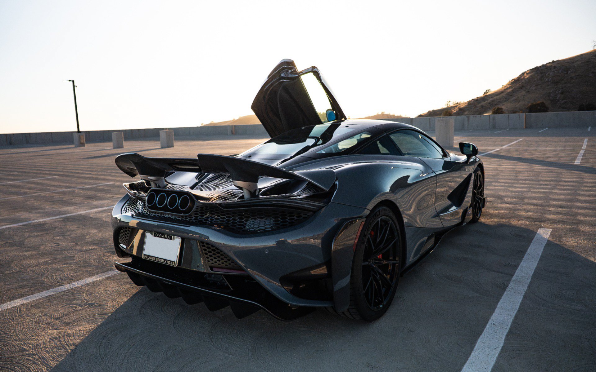 Used 2021 McLaren 765LT RWD image 34