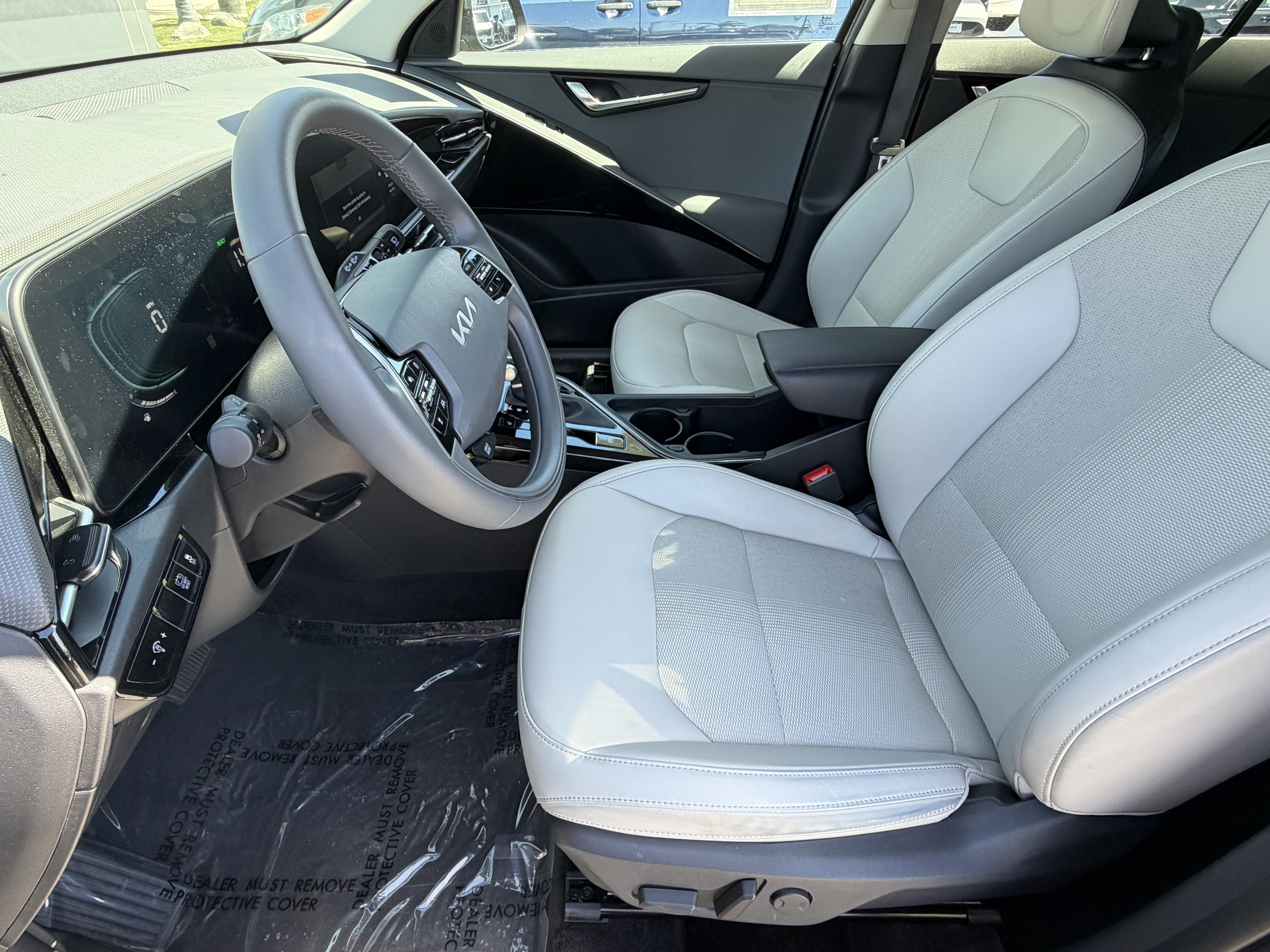 Certified 2025 Kia Niro EX FWD image 15