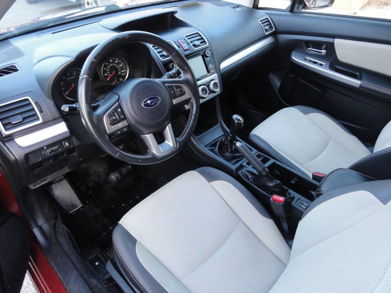 Used 2017 Subaru Crosstrek 2.0i Premium image 9