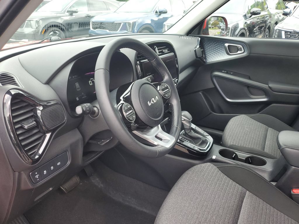 Certified 2024 Kia Soul EX FWD image 11
