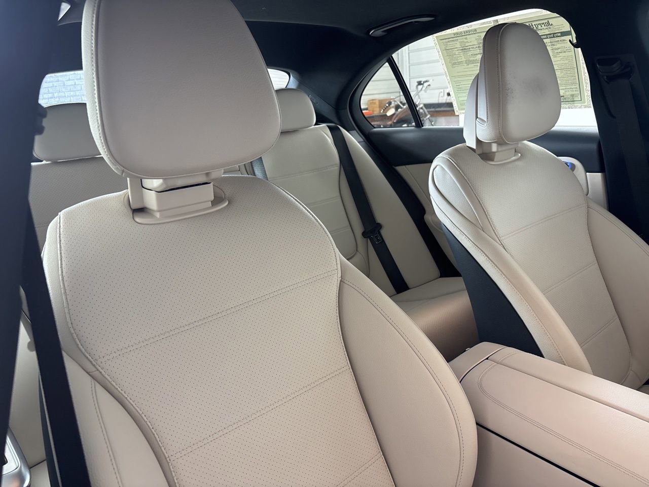 Used 2025 Mercedes-Benz C 300 4MATIC Sedan image 28