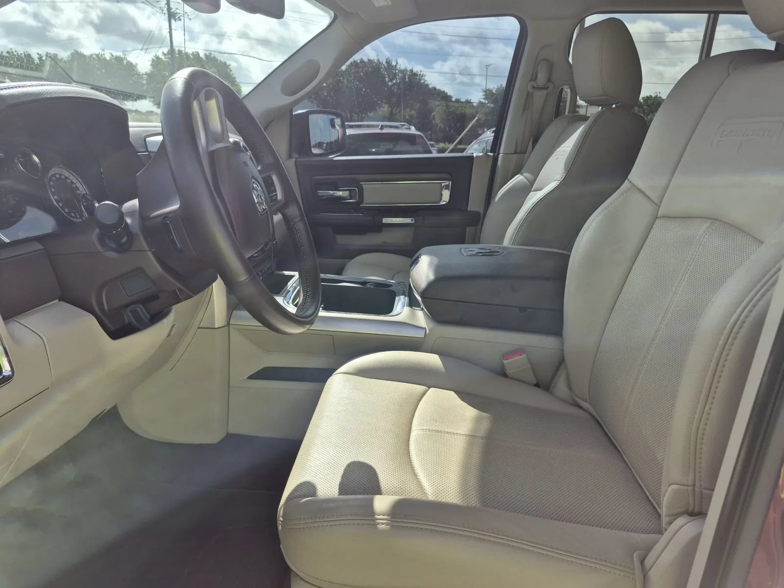 Used 2018 RAM 2500 Laramie AWD/4WD image 16