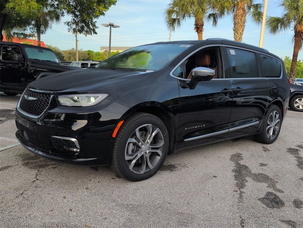 New 2026 Chrysler Pacifica Pinnacle image 4