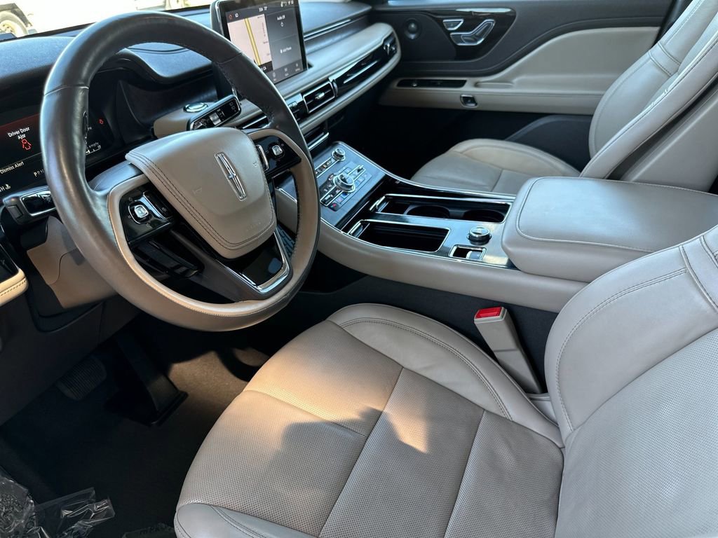 Certified 2022 Lincoln Aviator Reserve w/ Equipment Group 201A AWD/4WD image 9