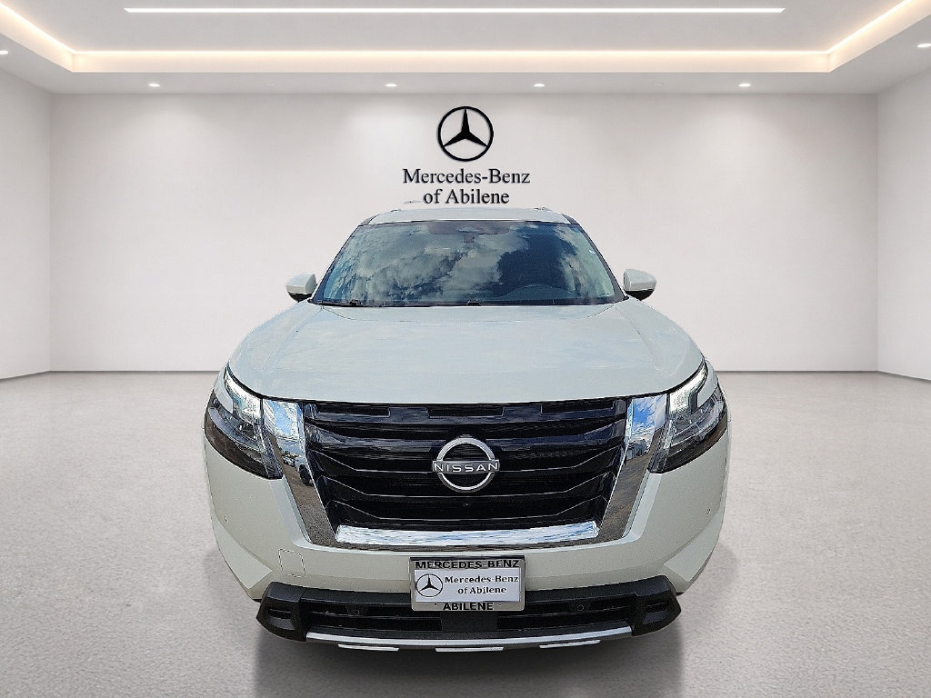 Used 2024 Nissan Pathfinder SL FWD image 12