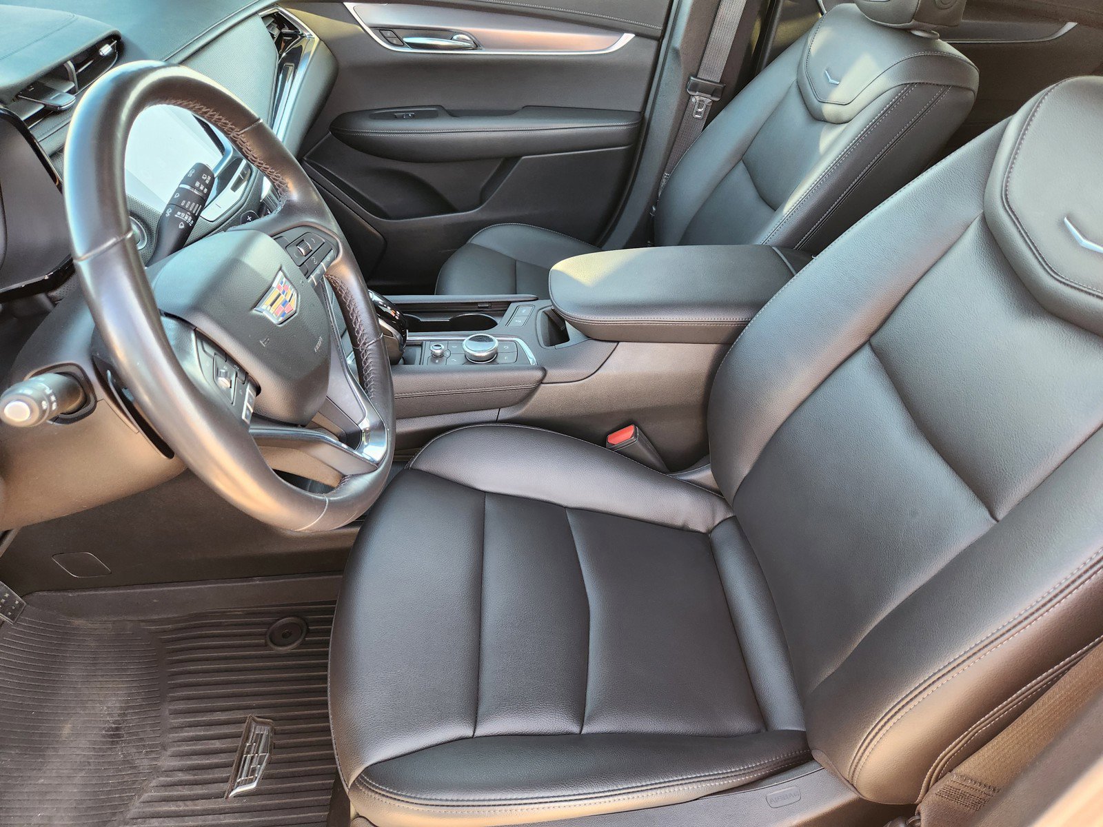 Certified 2024 Cadillac XT6 Luxury w/ LPO, Floor Liner Package image 11