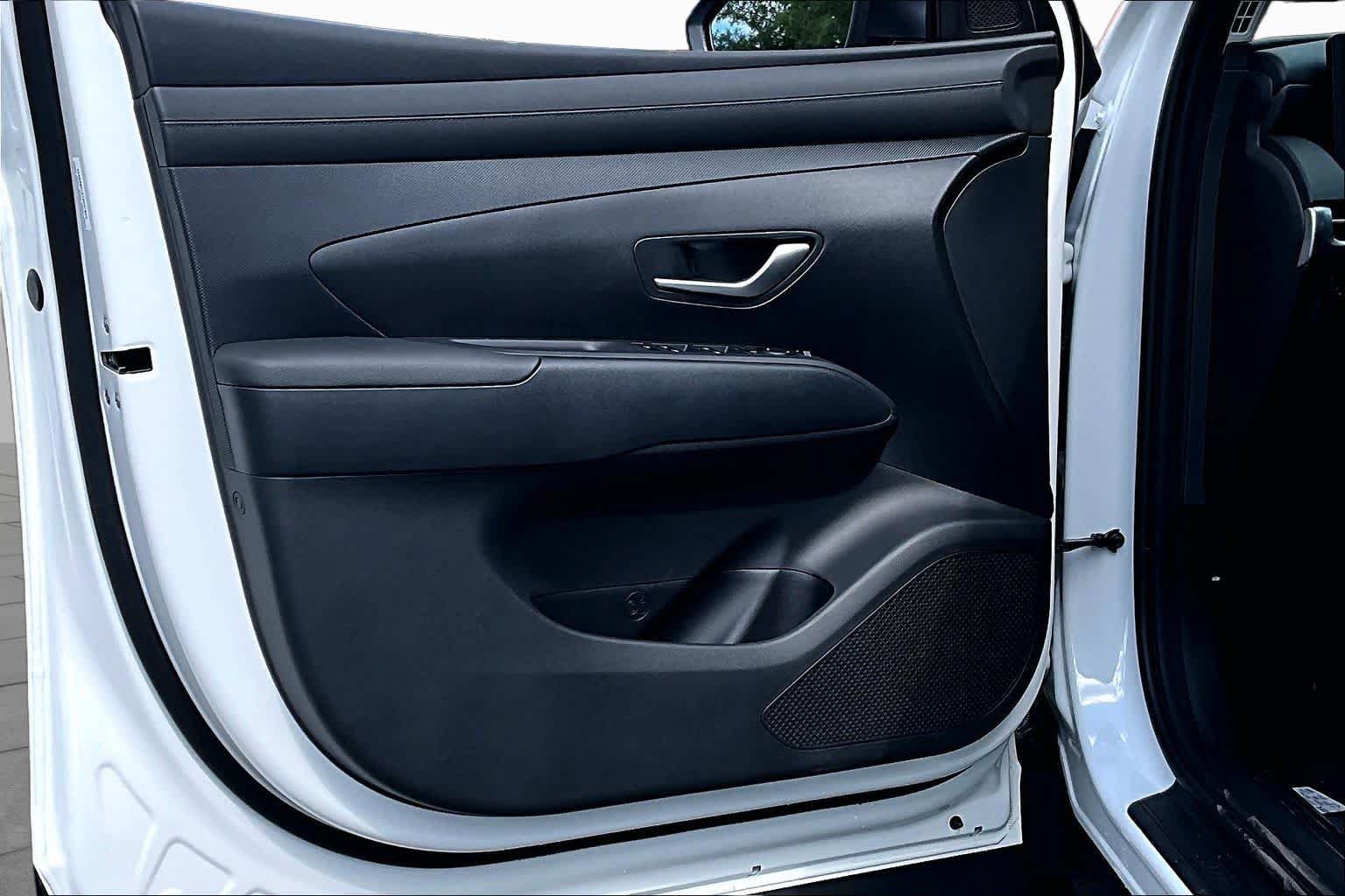 New 2026 Hyundai Tucson Blue SE FWD image 13