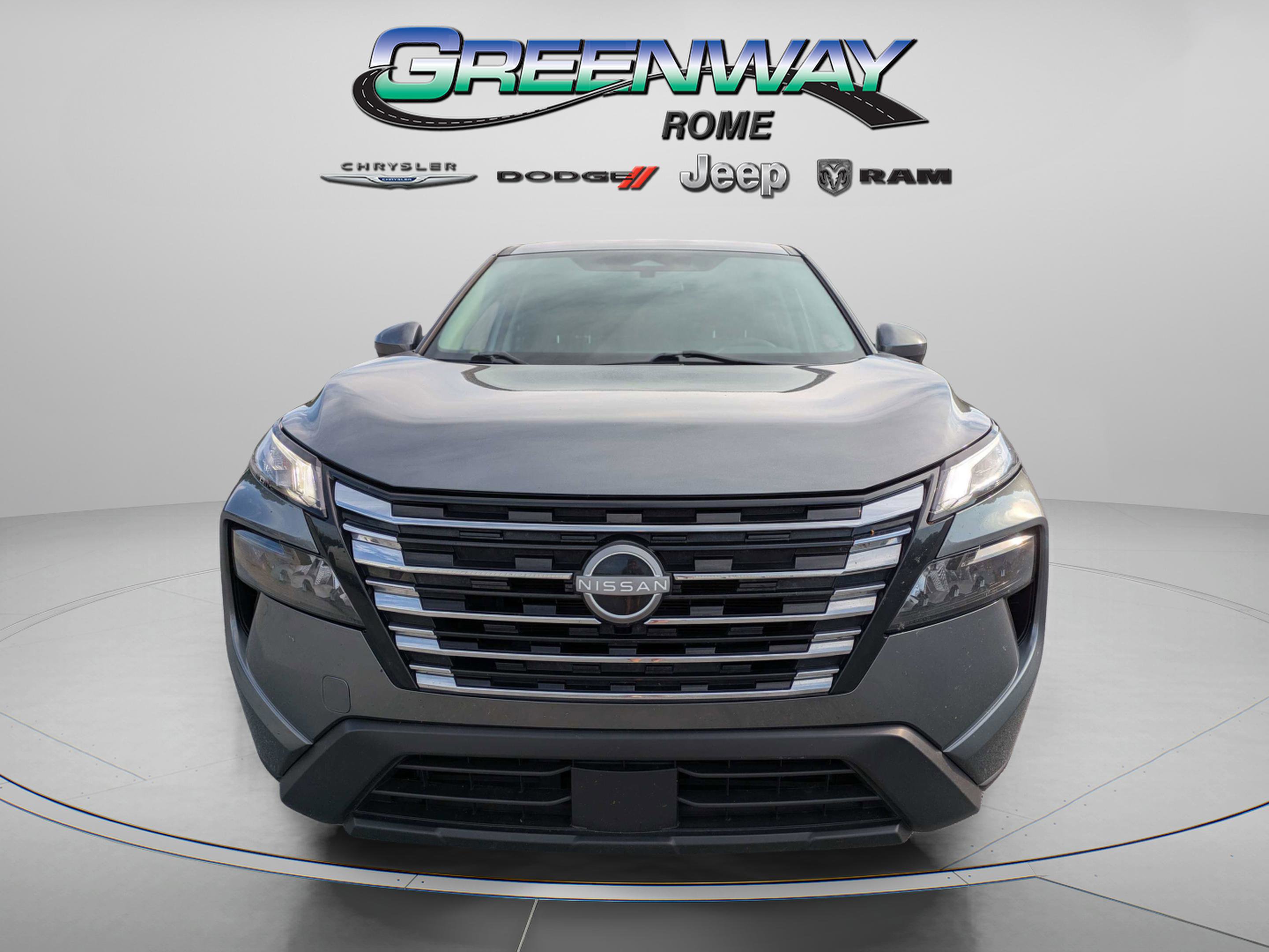 Used 2024 Nissan Rogue SV FWD image 3