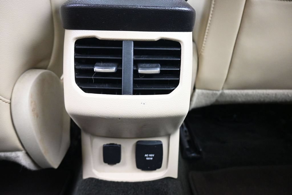 Used 2015 Ford Fusion SE w/ Equipment Group 502A FWD image 30