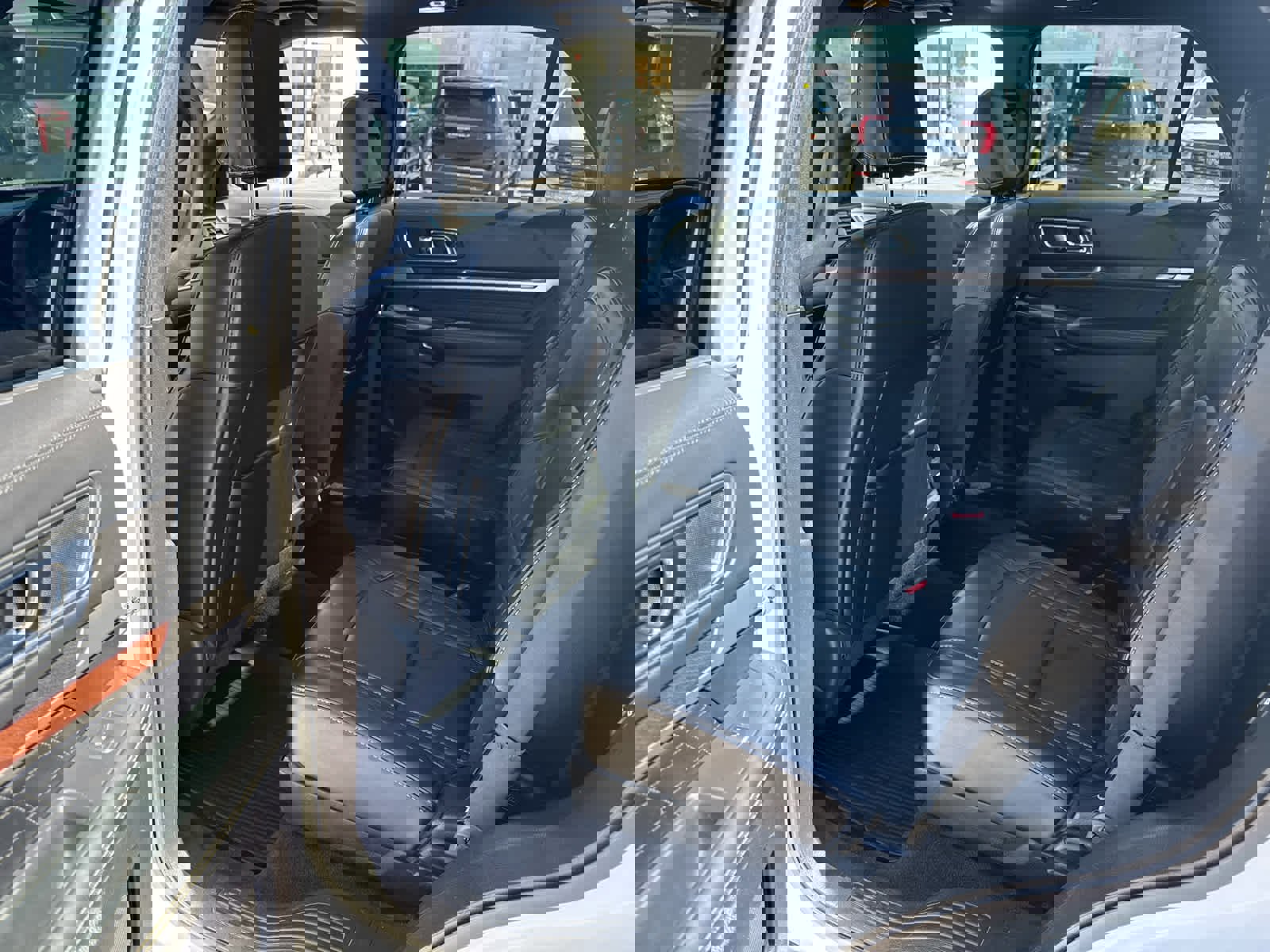 Used 2019 Ford Explorer Platinum AWD/4WD image 21