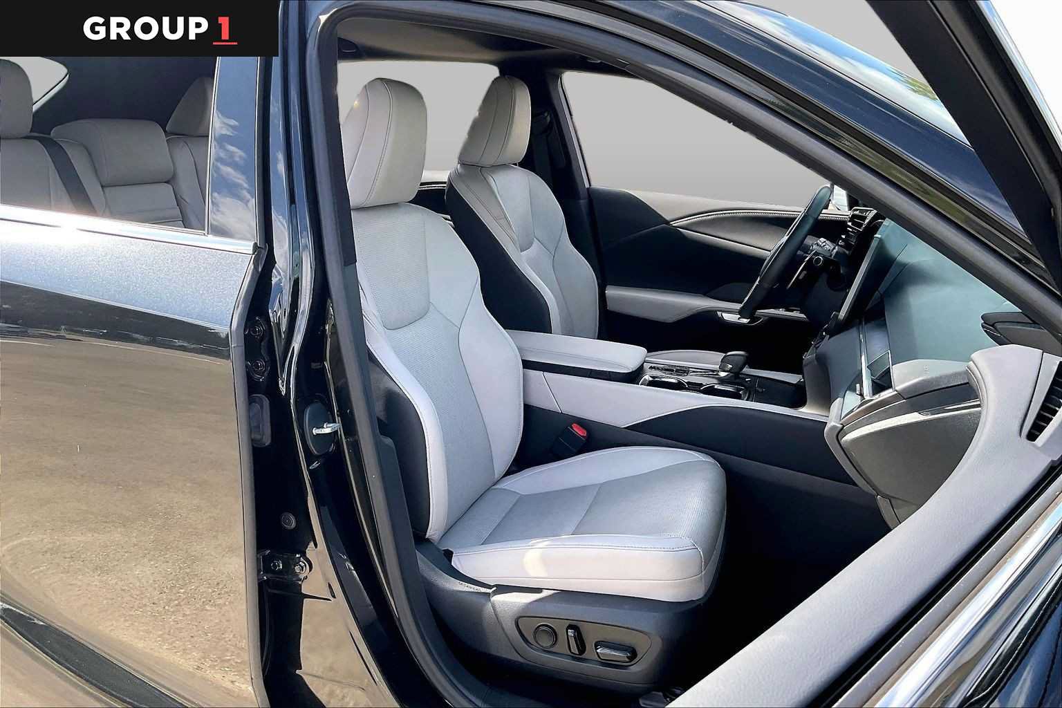 Certified 2024 Lexus RX 350 Premium Plus w/ Convenience Package FWD image 8