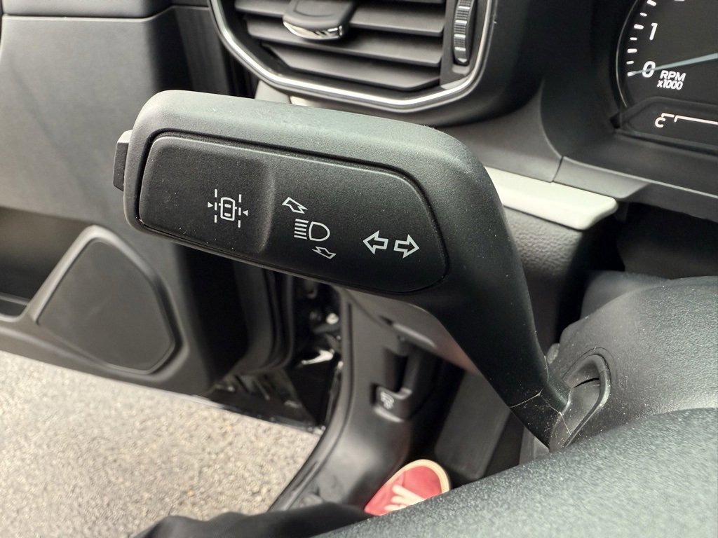 Used 2024 Ford Explorer XLT w/ Equipment Group 202A image 25