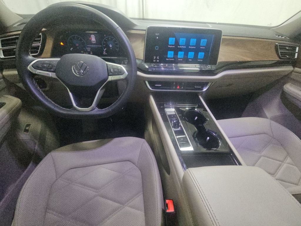 Used 2024 Volkswagen Atlas SE w/ Panoramic Sunroof Package image 5