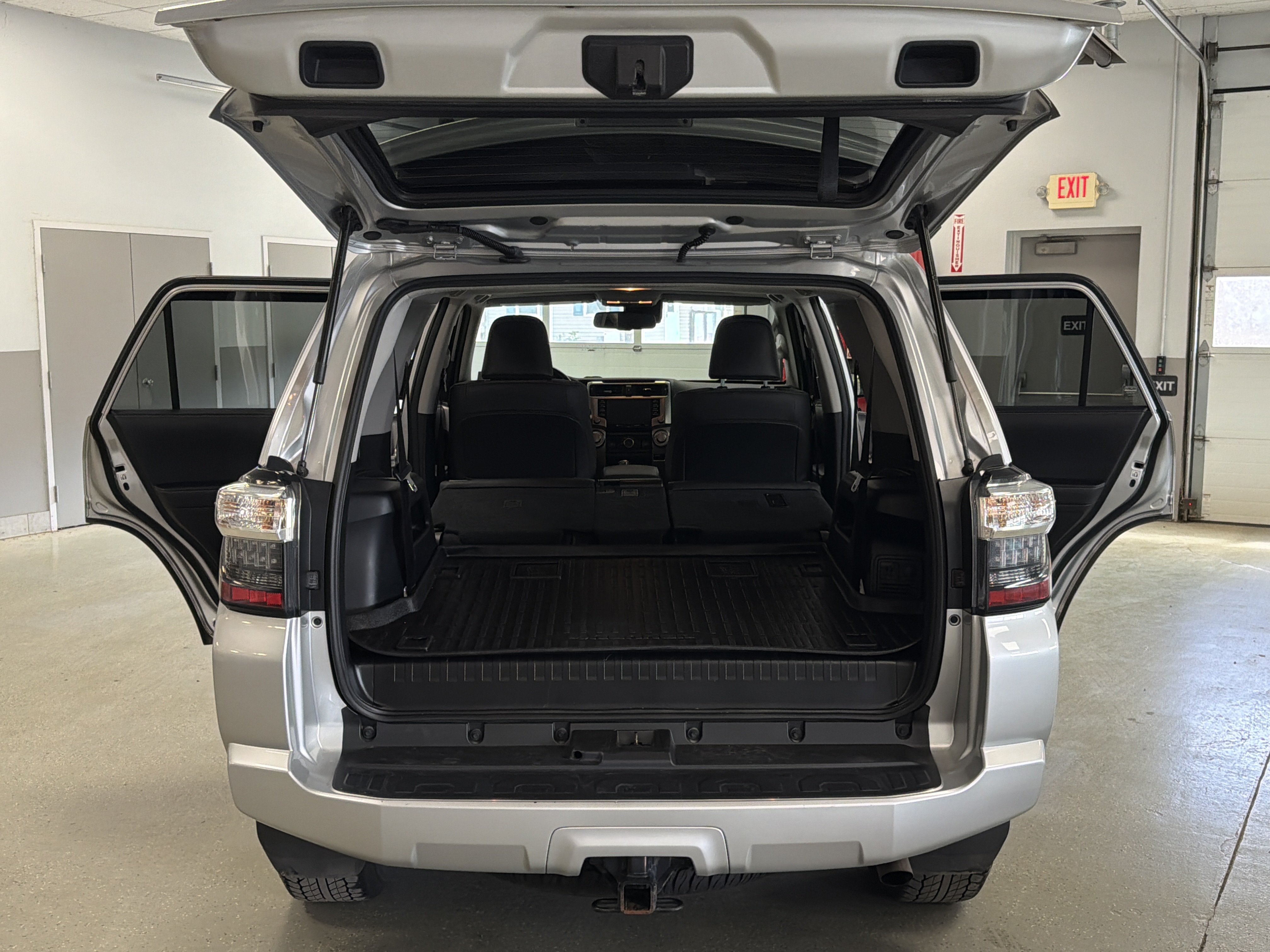 Used 2024 Toyota 4Runner SR5 Premium w/ Moonroof Package AWD/4WD image 30
