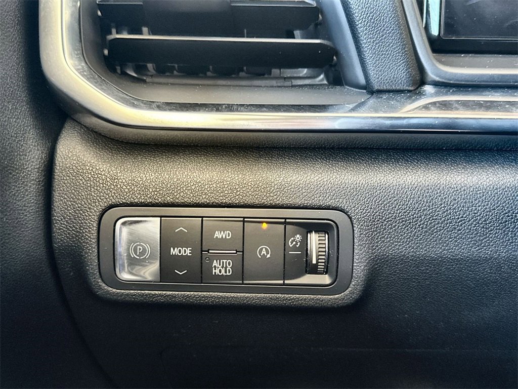 Used 2025 GMC Terrain Elevation image 17