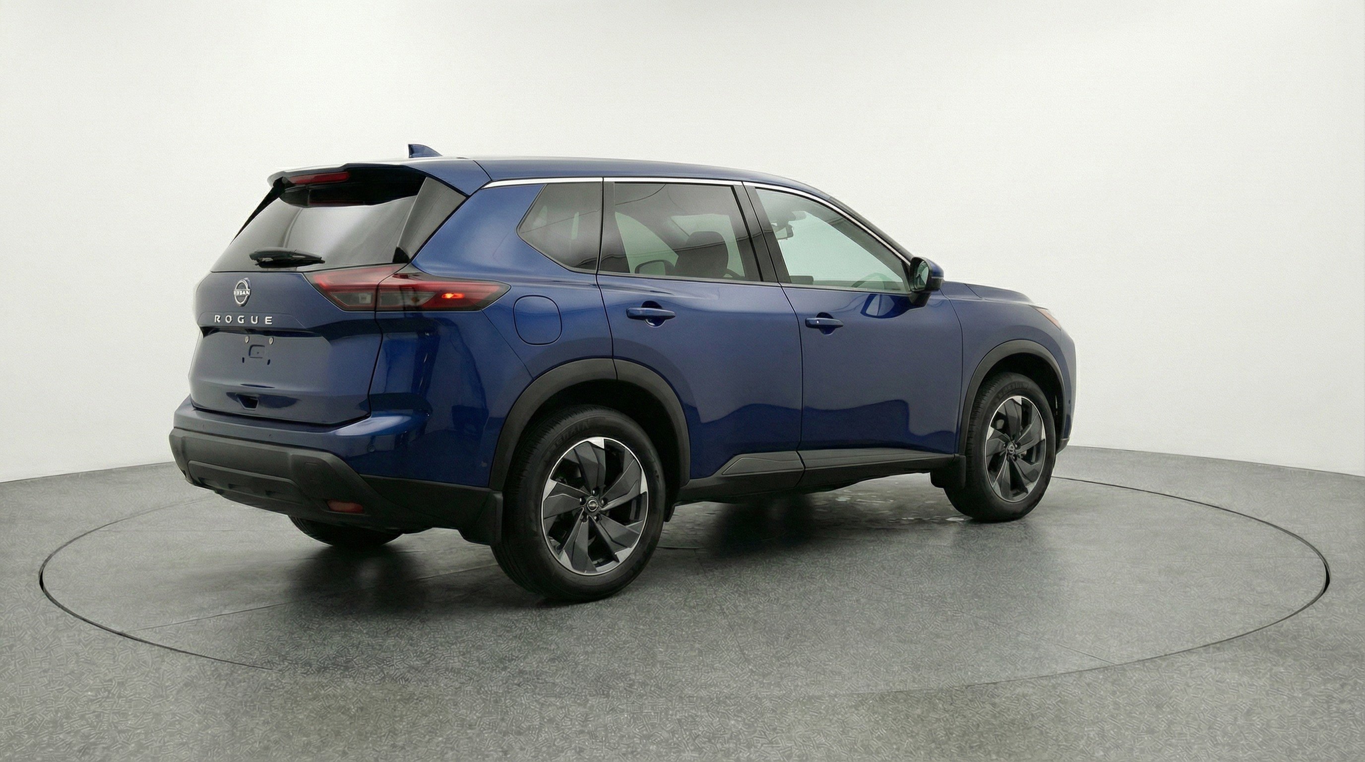 Used 2025 Nissan Rogue SV image 9