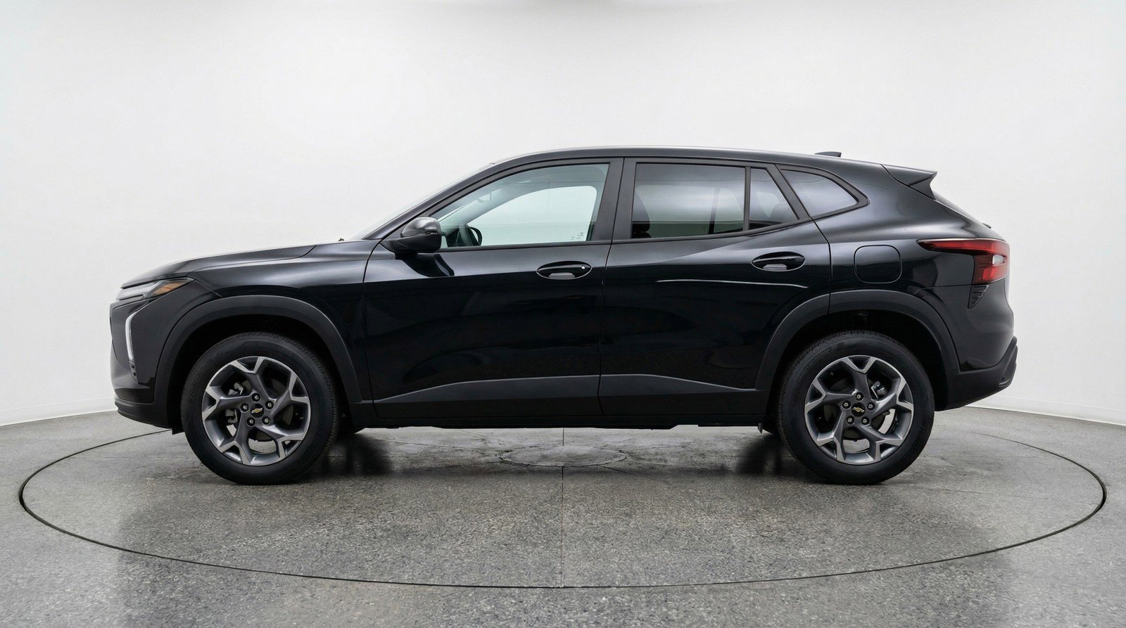 Used 2025 Chevrolet Trax LT FWD image 5